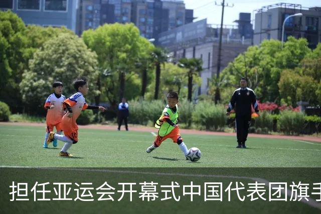 担任亚运会开幕式中国代表团旗手，男篮胡明轩回应输日本20分：我们没有对手拼得凶